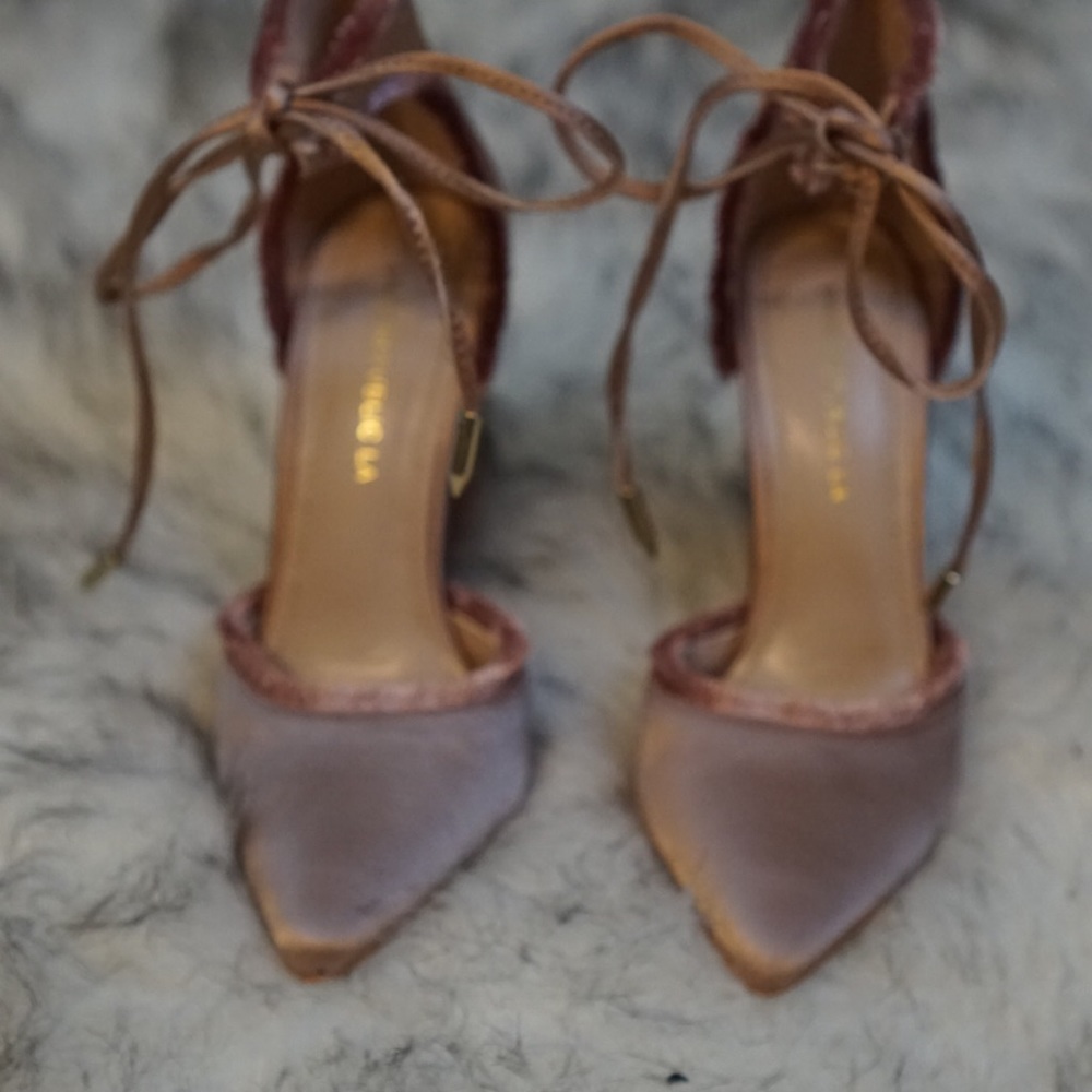 Heels - Picture 4 of 4